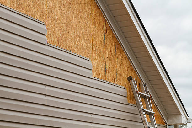 Professional Siding Installation technician working in Sparks Glencoe, MD